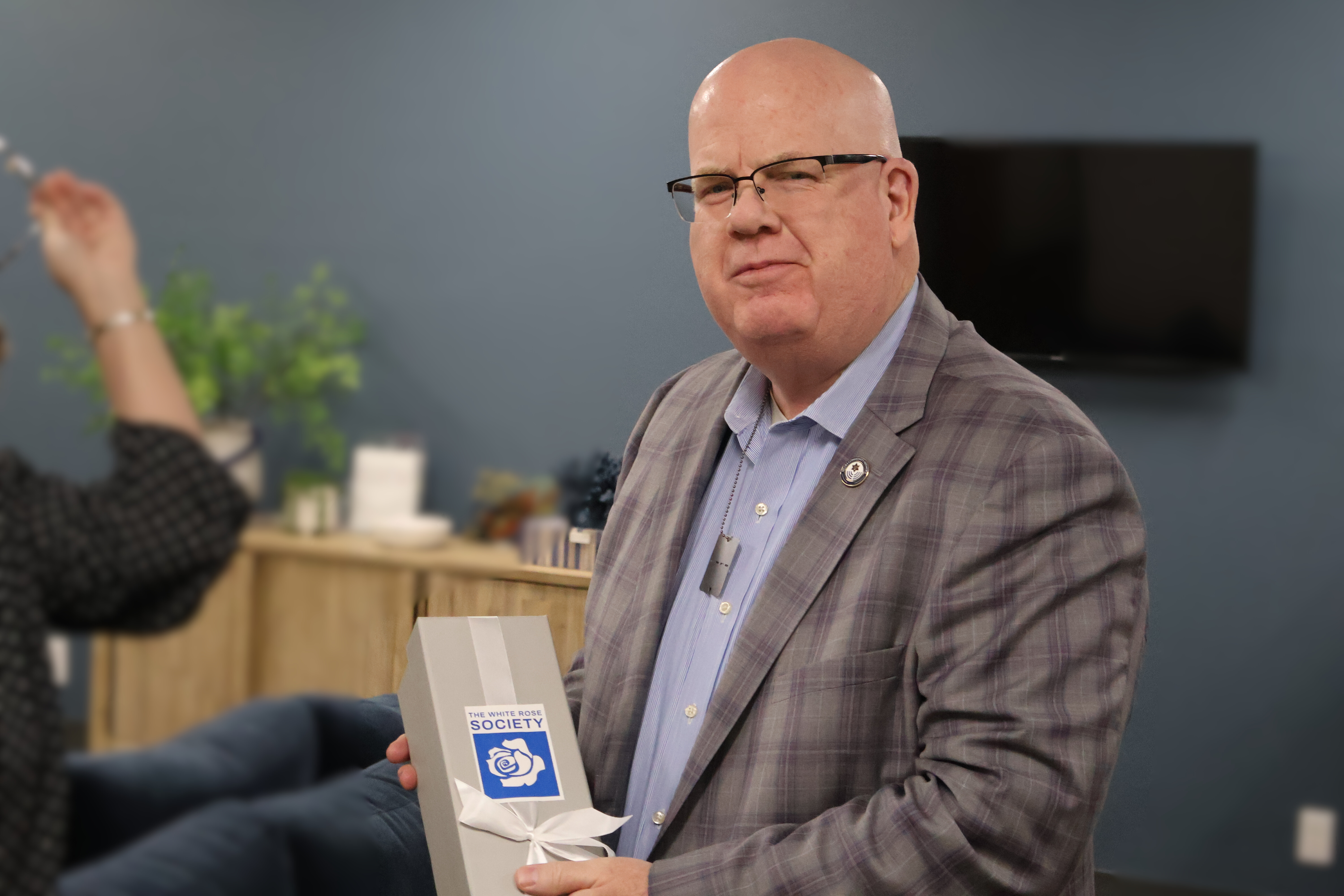 Yesterday, Bill Ganley, the Community Security Director for Jewish Federation of San Diego, was presented with a White Rose from The White Rose Society.